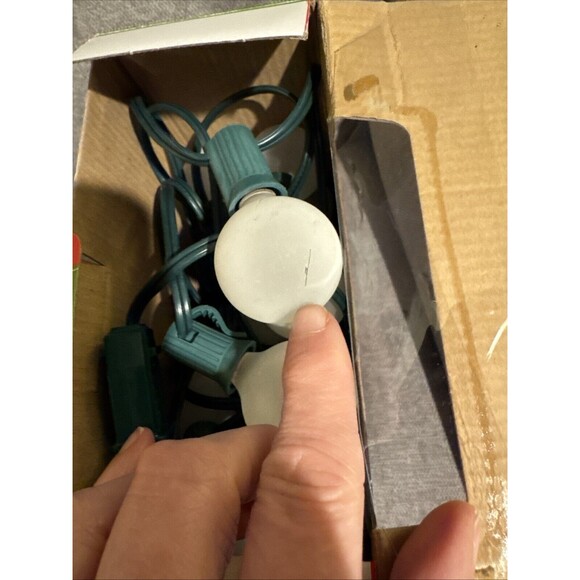 25 White Satin Globe String Lights Green Wire Indoor/Outdoor Preowned - Picture 4 of 4